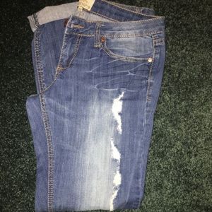 Distressed Blue White Wash Cropped Ankle Jean